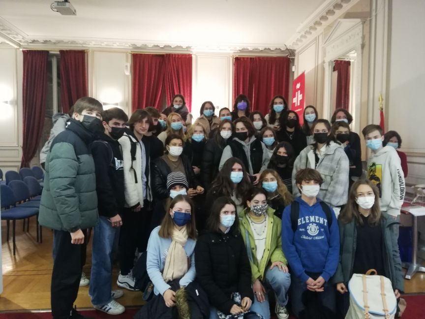 Los alumnos del Lycée F Magendie con Rosa Montero