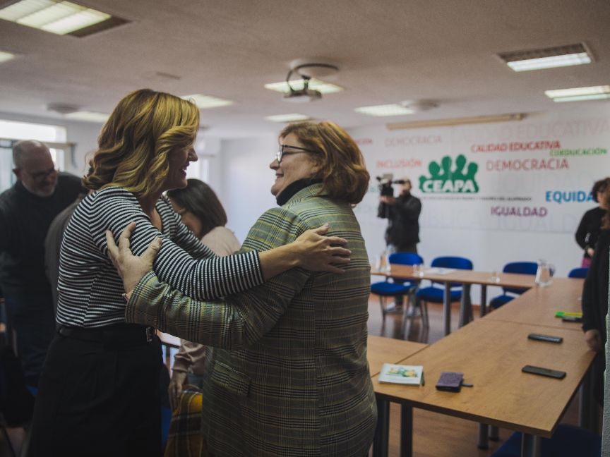 Pilar Alegría reitera el compromiso común del Ministerio y CEAPA con la educación pública