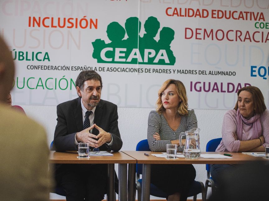 Pilar Alegría reitera el compromiso común del Ministerio y CEAPA con la educación pública