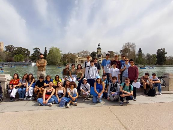 Foto de grupo de los alumnos en el Parque del Retiro de Madrid