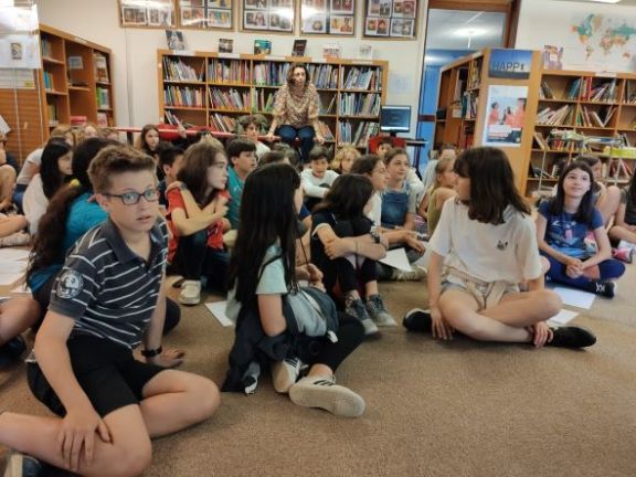 Encuentro de nuestros alumnos en el CDI del Collège Michelet.