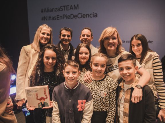 La ministra Pilar Alegría en la entrega de los premios Alianza STEAM