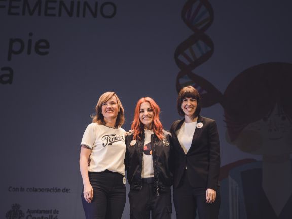 Pilar Alegría, Sara García y Diana Morant en la entrega de los premiso STEAM