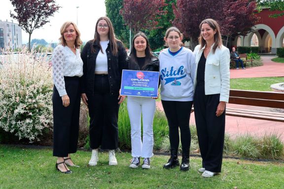 La ministra Pilar Alegría en la entrega de las distinciones del reto del Tour del Talento en Lugo