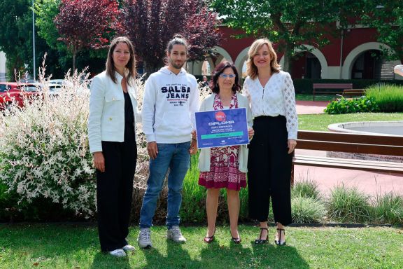 La ministra Pilar Alegría en la entrega de las distinciones del reto del Tour del Talento en Lugo