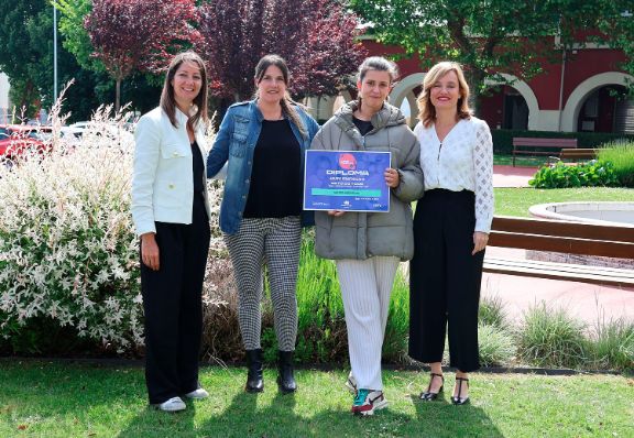 La ministra Pilar Alegría en la entrega de las distinciones del reto del Tour del Talento en Lugo