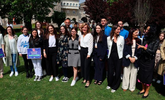 La ministra Pilar Alegría en la entrega de las distinciones del reto del Tour del Talento en Lugo