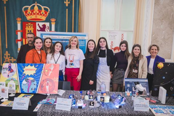 'Feria Niñas en pie de ciencia'