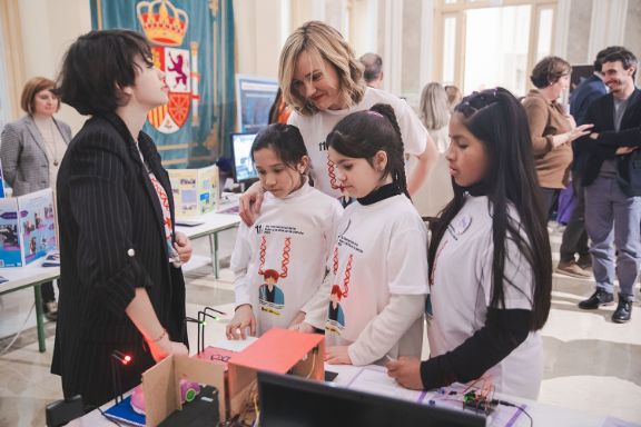 'Feria Niñas en pie de ciencia'