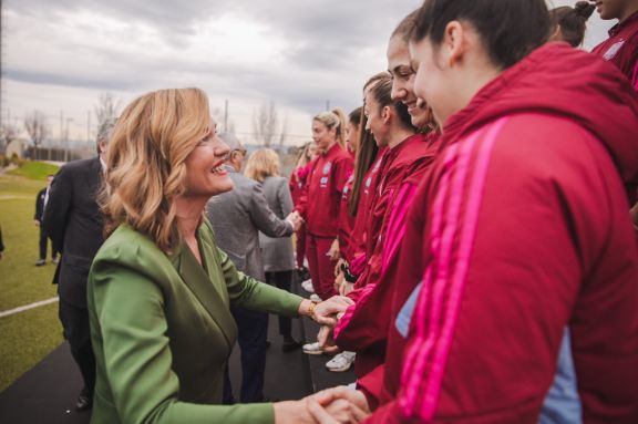 Presentación de la moneda y el sello conmemorativos del Mundial logrado por la Selección Femenina de Fútbol