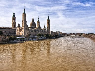 Basílica del Pilar con río Ebro, Zaragoza