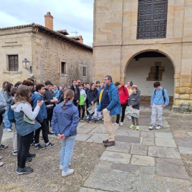 Visita por la ciudad de Comillas.