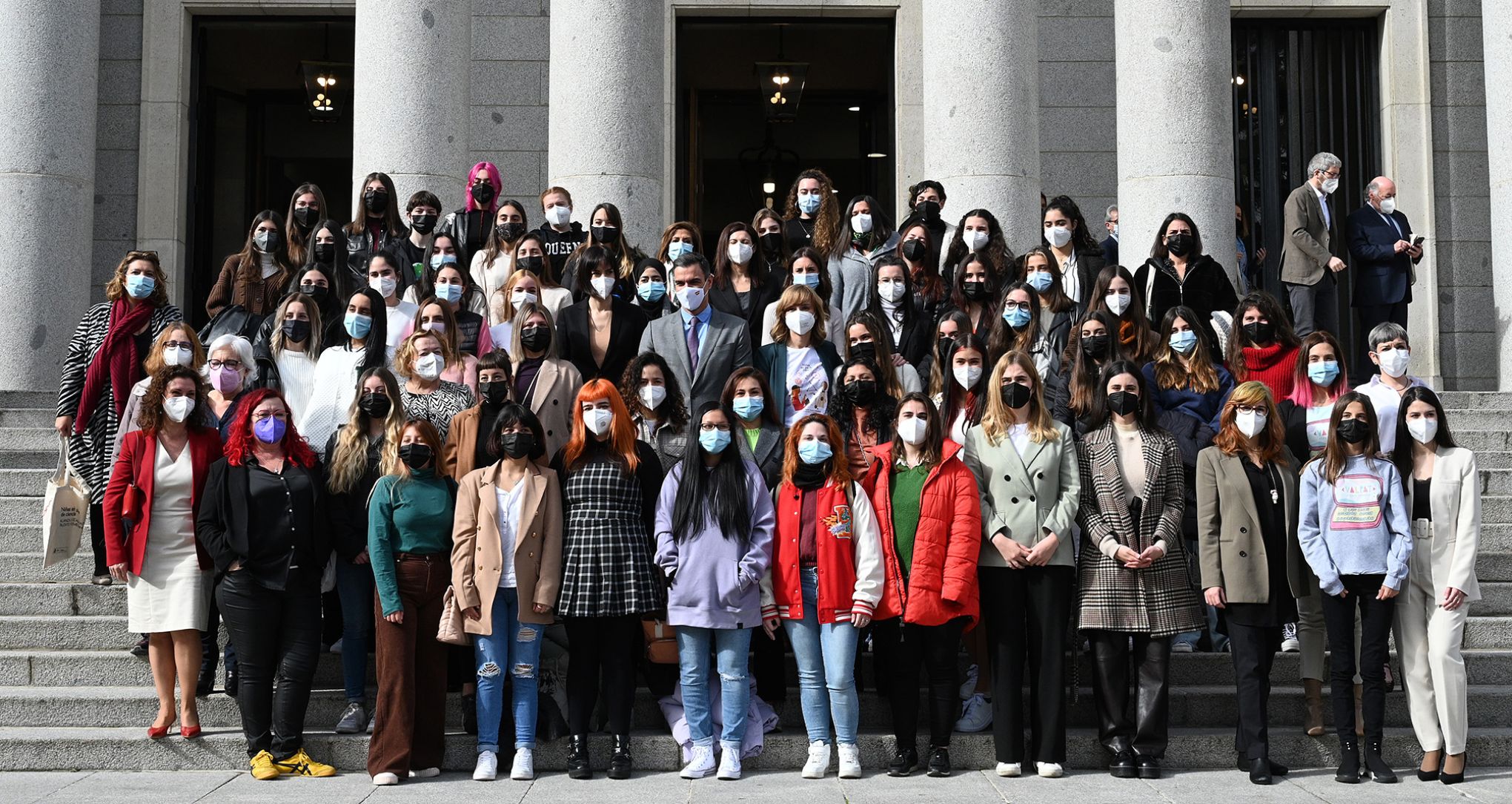 Foto de familia del acto por el Día de la Mujer y la Niña en la Ciencia