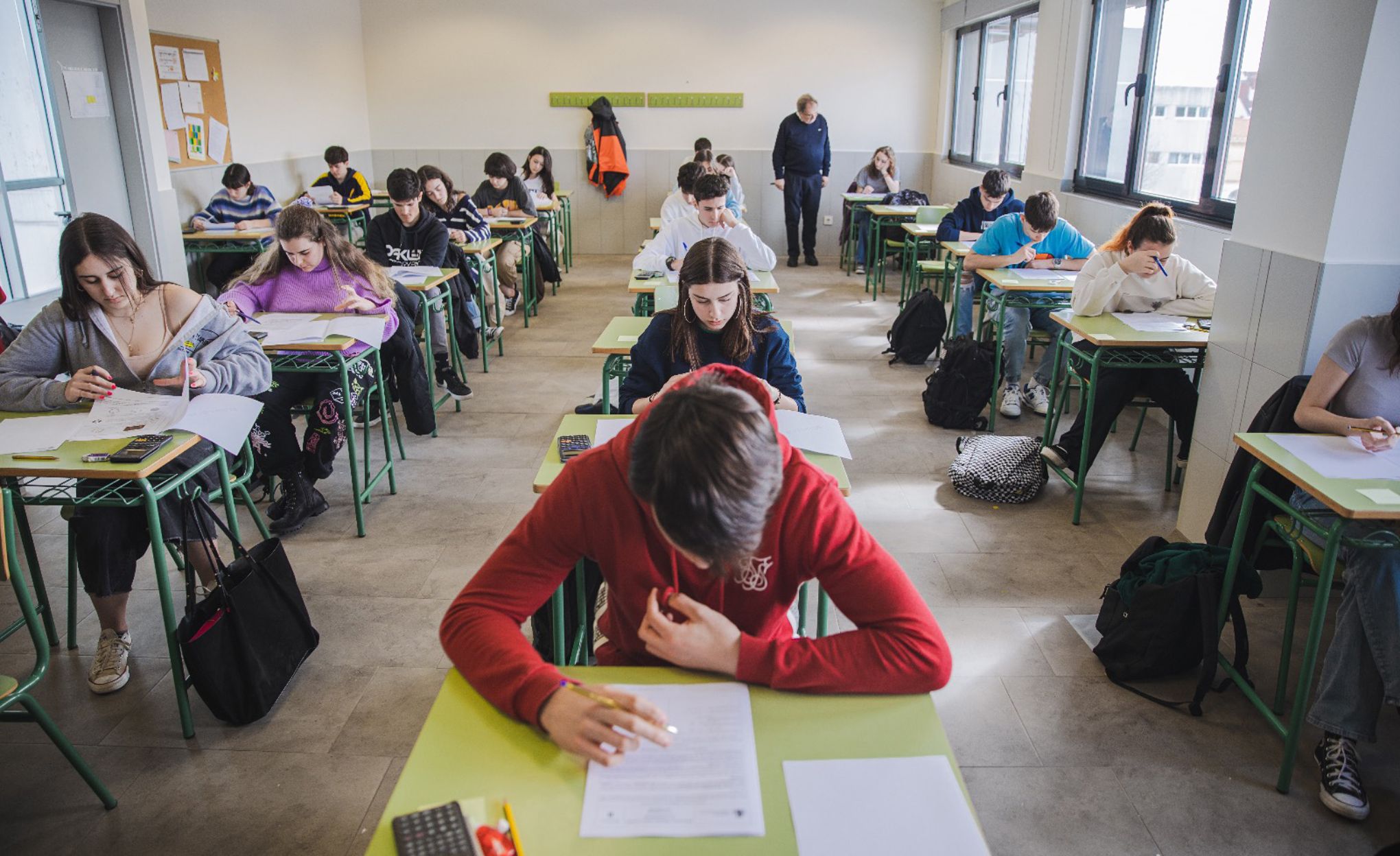 Alumnos y alumnas del IES Calderón de la Barca de Gijón durante la prueba piloto