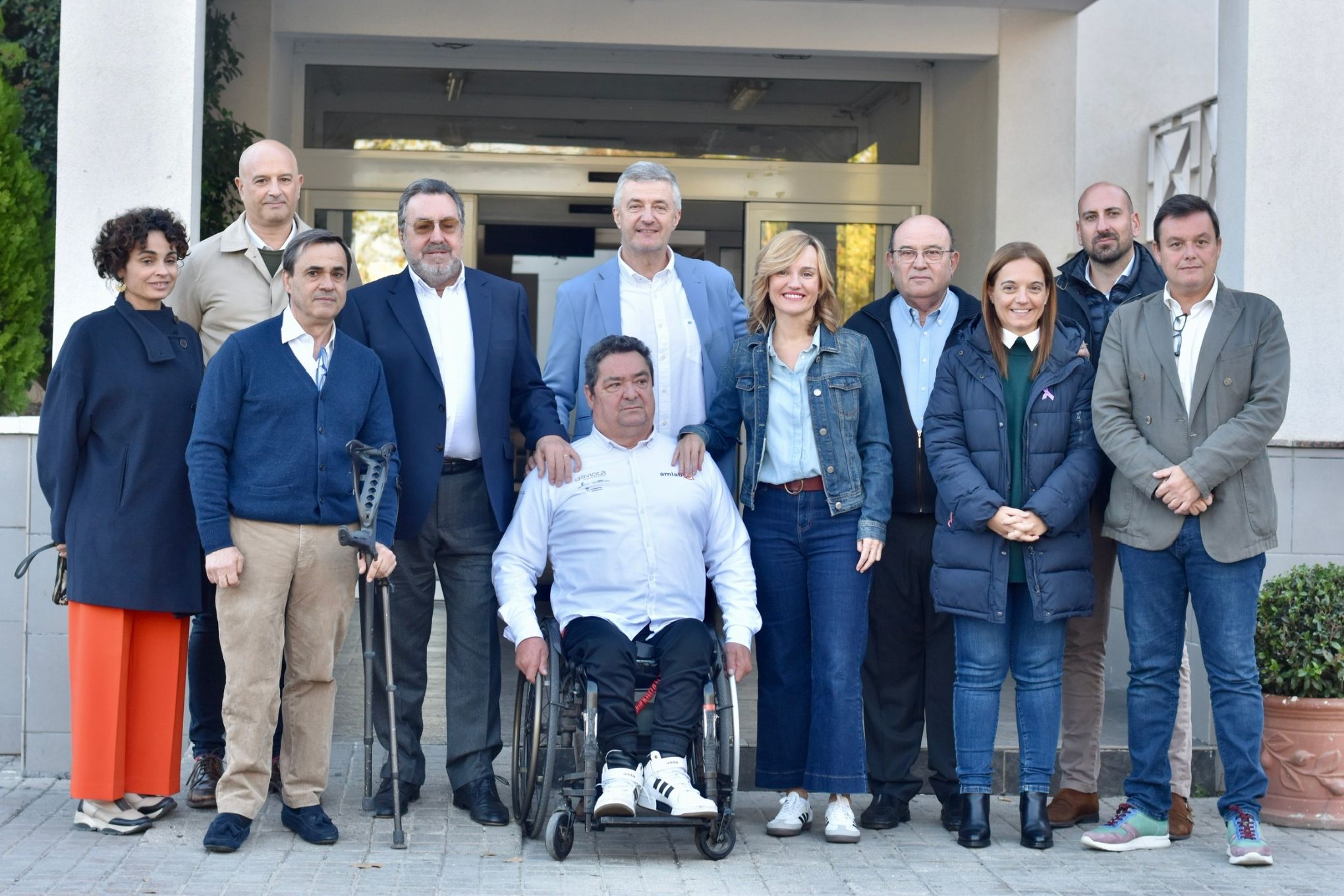 Pilar Alegría asiste a un partido de baloncesto en silla de ruedas