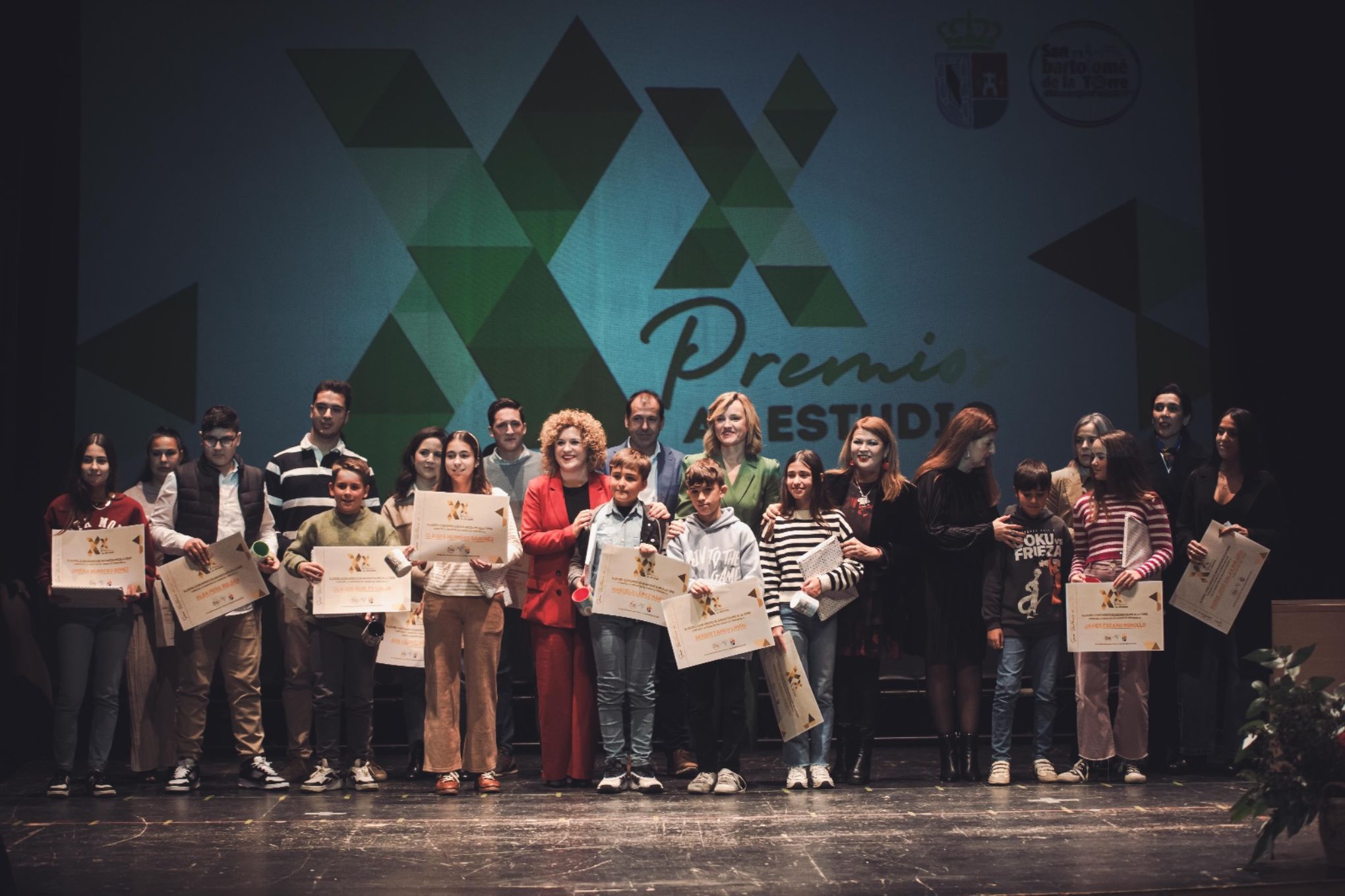 Pilar Alegría participa en la entrega de los Premios al Estudio de San Bartolomé de la Torre (Huelva)