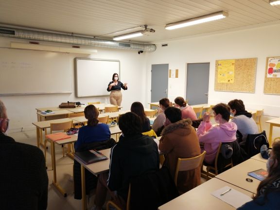 Antigua alumna de la SIE de Brest comparte con nuestro alumnado su experiencia en la Universidad de Valencia