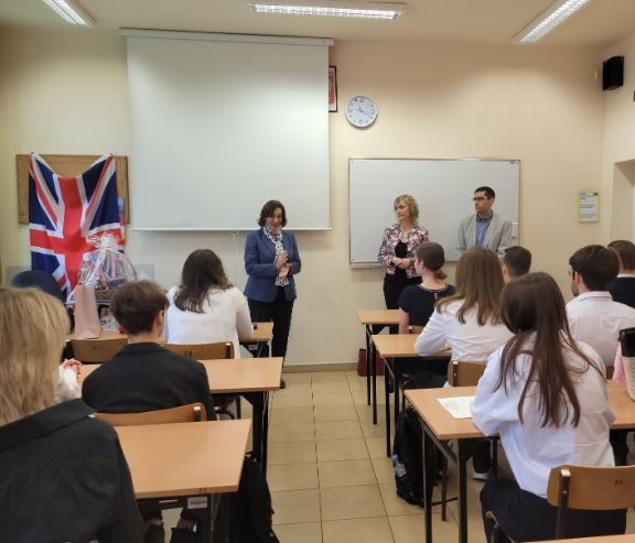 Charla a los graduados de la sección bilingüe de Lublin