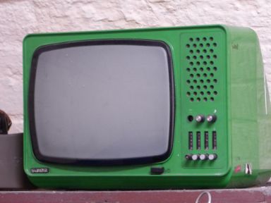 Televisión vintage verde años 60