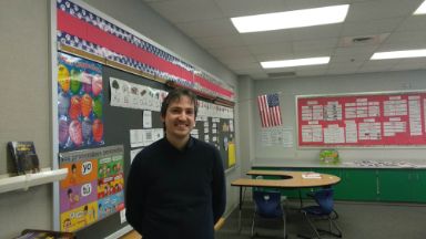 Diego San Martin en su aula en Landis Elementary School