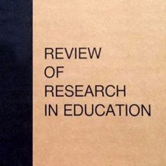 logotipo Review of research in education