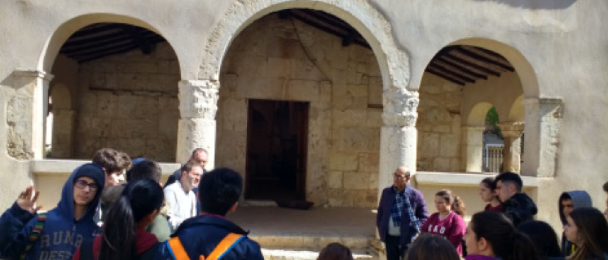 Alumnos en la iglesia de San Giuliano