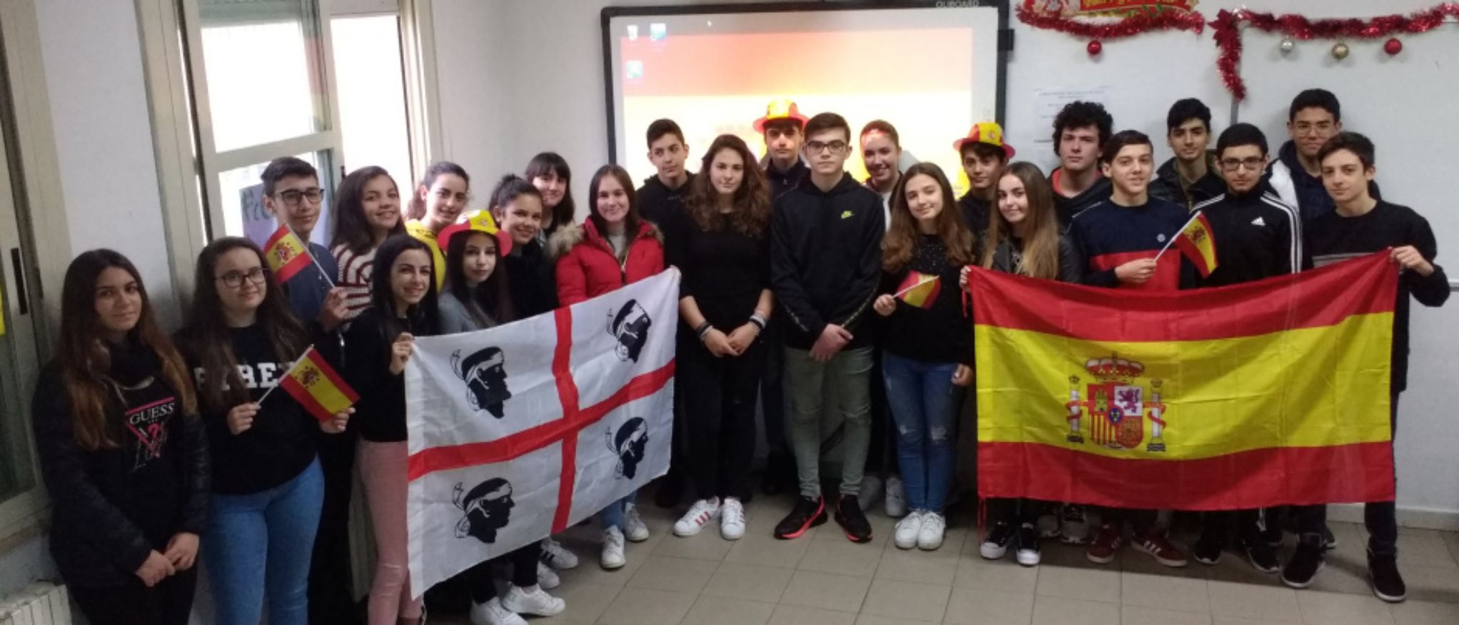 Otro grupo preparado para cantar