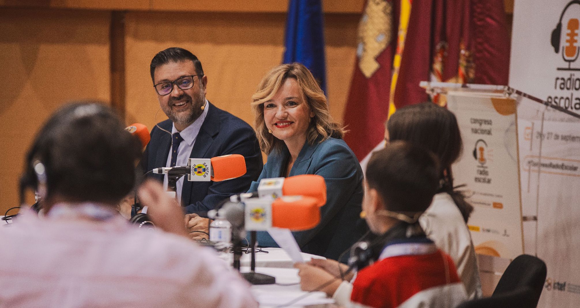 Pilar Alegría:"Nuestro compromiso es que la radio escolar vaya cada vez a más"